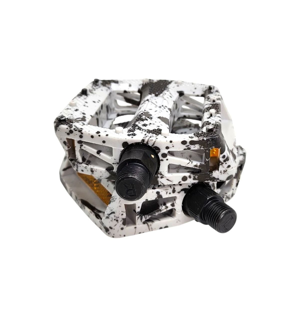 PEDAL PLATAFORMA 9/16 EM NYLON ESFERADO CAMUFLADO COM REFLETOR PRETO/CINZA