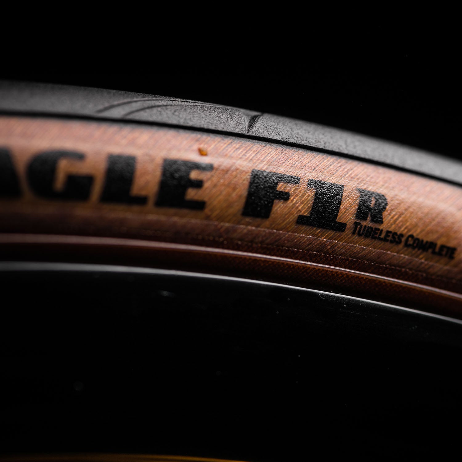 PNEU 700X25 GOOYEAR EAGLE F1 TUBELESS COMPLETE PRETO/MARROM - GR.010.25.622.V004 - GOODYEAR