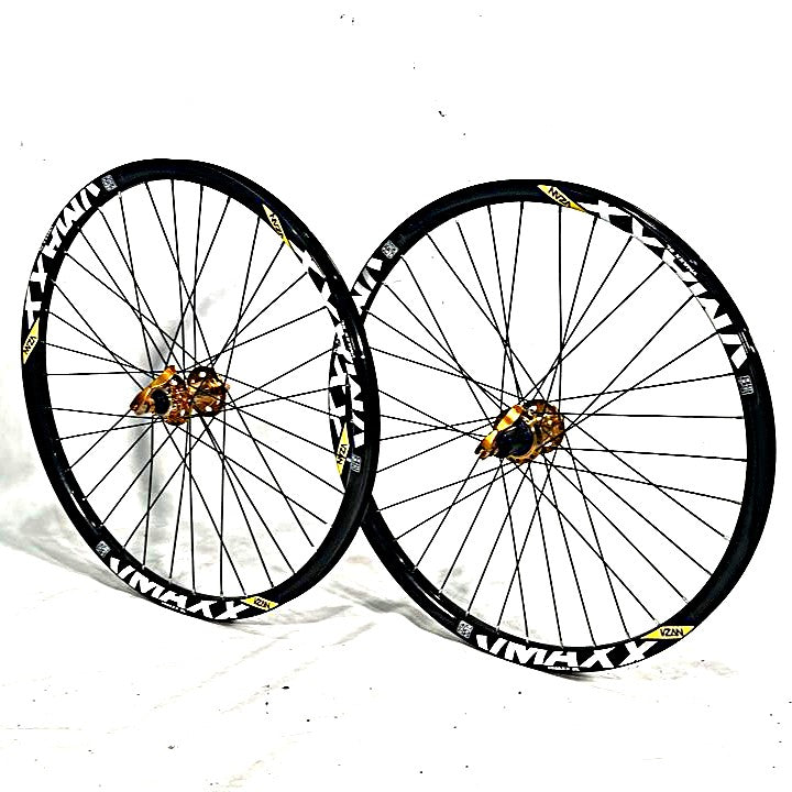 PAR RODAS VMAXX 26 CUBOS GTA BARULHENTO K7-8-9-10-11V PRETO/DOURADO