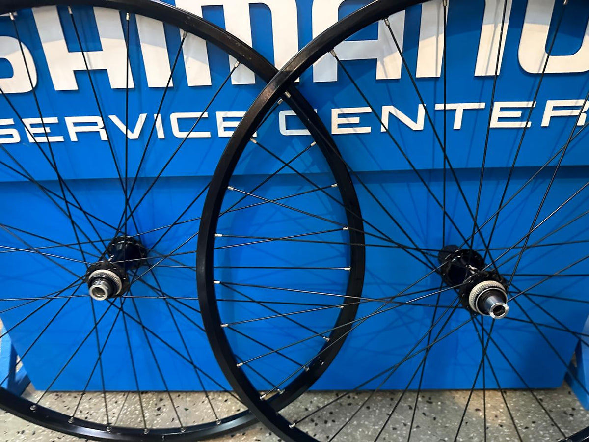 RODAS 29 C/ CUBOS SHIMANO XT M8100 BOOST D 15X110 T 12X148 AROS PAREDE DUPLA USADOS SHOWROOM