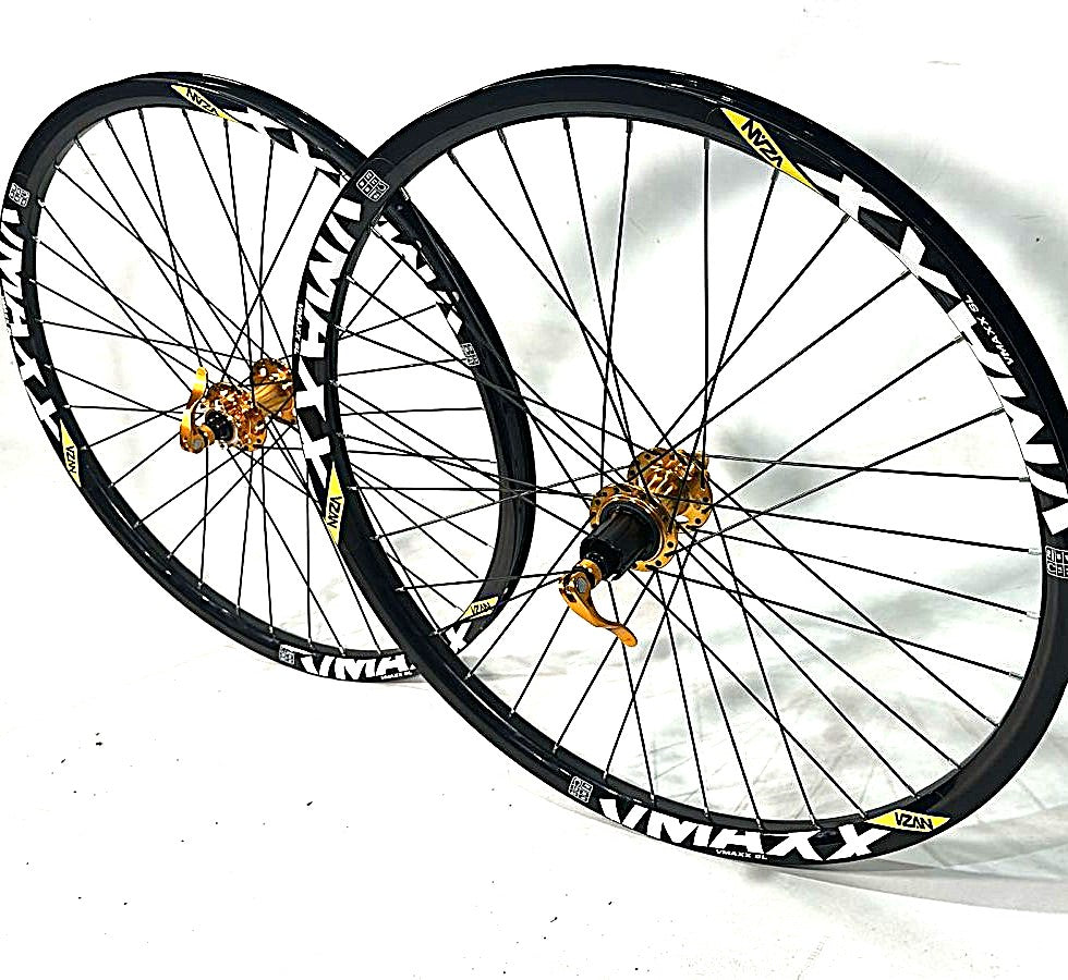 PAR RODAS VMAXX 26 CUBOS GTA BARULHENTO K7-8-9-10-11V PRETO/DOURADO