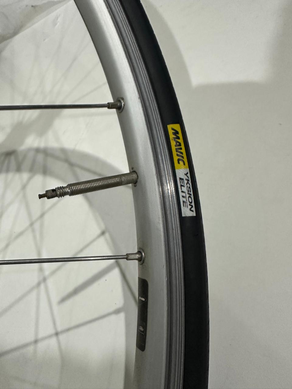 RODAS 700 MAVIC COSMOS  C/PNEU YKSION ELITE 700X23 - USADAS