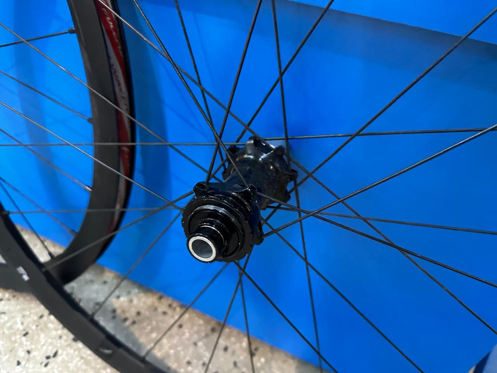 RODAS 700 FULCRUM RACING 4 ALUMINIO TUBELESS DISC XD SRAM 12X100 / 12X142 USADA SHOWROOM