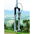 Suspensão Onix Trava No Guidão Ariete Aro 29 Tubo Tapered Eixo 15x110 Branca Edição Limitada 15 Anos