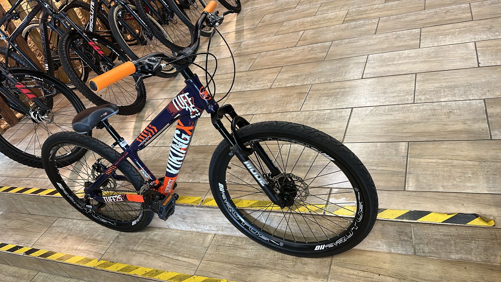 Bicicleta 26 Vikingx-25  Freeride 21v  Roxo Laranja