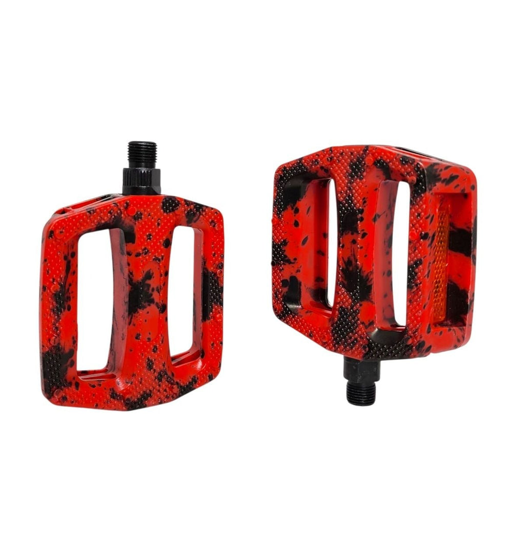 PEDAL PLATAFORMA 9/16 EM NYLON ESFERADO CAMUFLADO COM REFLETOR PRETO/VERMELHO