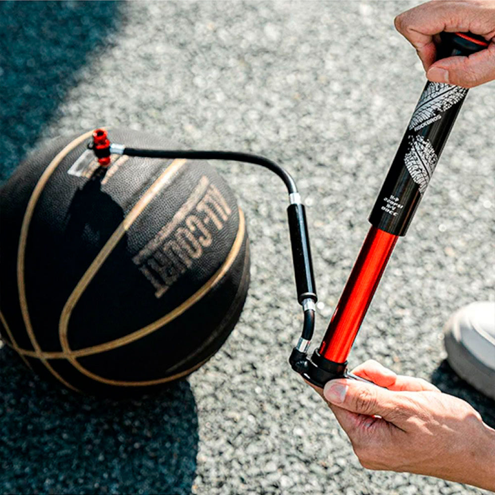 BOMBA ROCKBROS PREMIUM C/ MANÔMETRO INTERNO E MANGUEIRA MULTI VALVULA (220PSI) - PRETO/VERMELHO