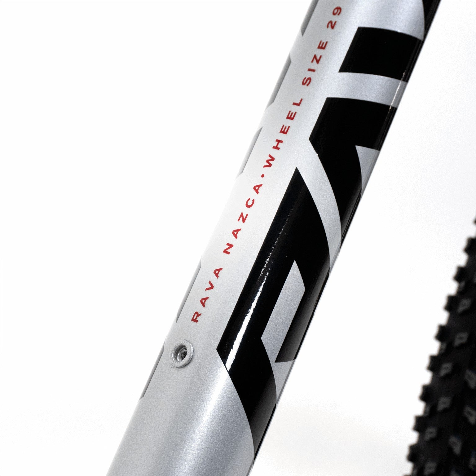 BICICLETA 29 RAVA NAZCASHIMANO DEORE 12V BOOST SUNTOUR CINZA/BRANCO M-17