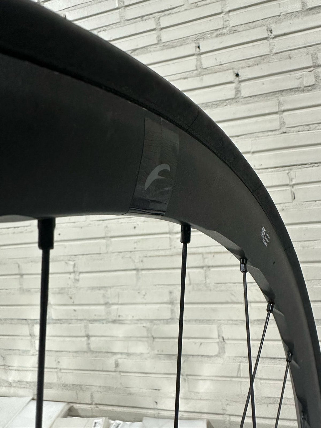 RODAS 700 FULCRUM RACING 4 ALUMINIO TUBELESS DISC XD SRAM 12X100 / 12X142 USADA SHOWROOM