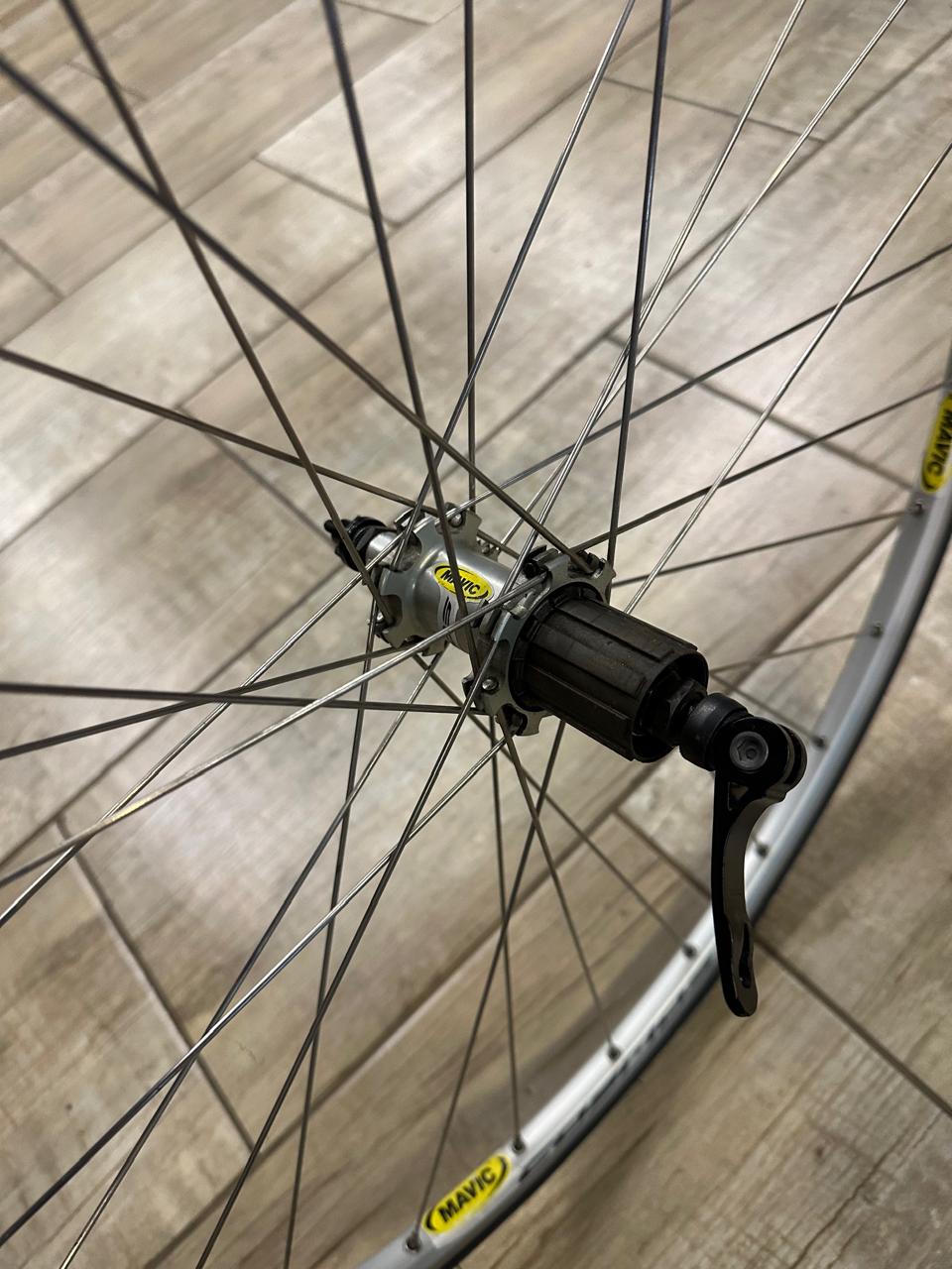 RODAS 700 MAVIC COSMOS  C/PNEU YKSION ELITE 700X23 - USADAS