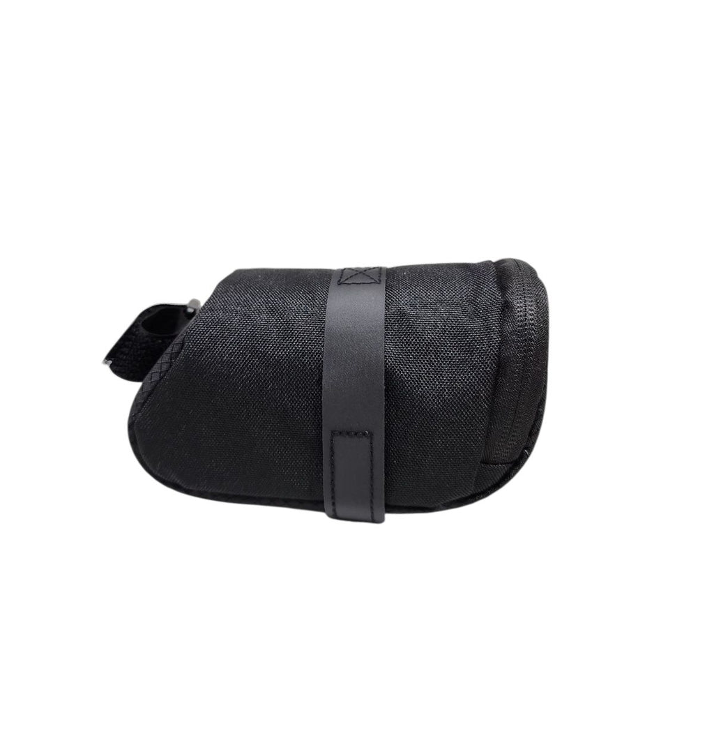 BOLSA DE SELIM ELLEVEN 800ML IMPERMEÁVEL PRETA
