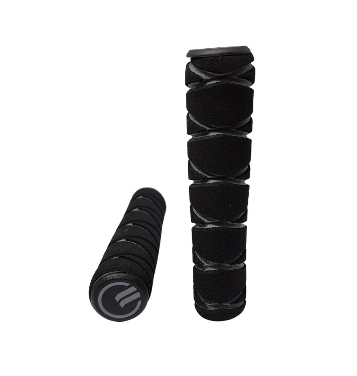 MANOPLA ELLEVEN MTB ESPUMA PLUG COM RELEVO 130MM - PRETO/CINZA