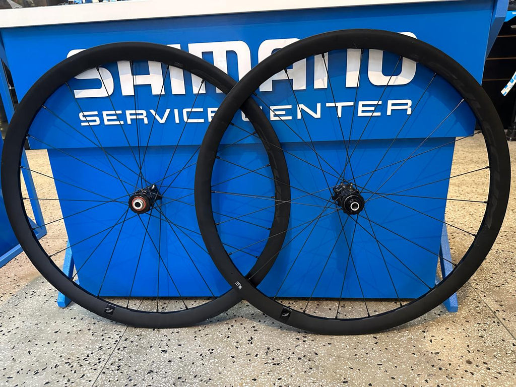 RODAS 700 FULCRUM RACING 4 ALUMINIO TUBELESS DISC XD SRAM 12X100 / 12X142 USADA SHOWROOM