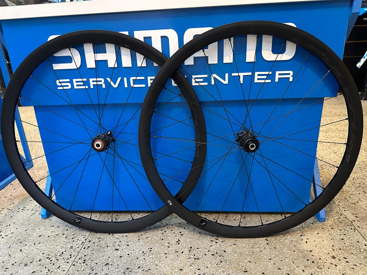 RODAS 700 FULCRUM RACING 4 ALUMINIO TUBELESS DISC XD SRAM 12X100 / 12X142 USADA SHOWROOM