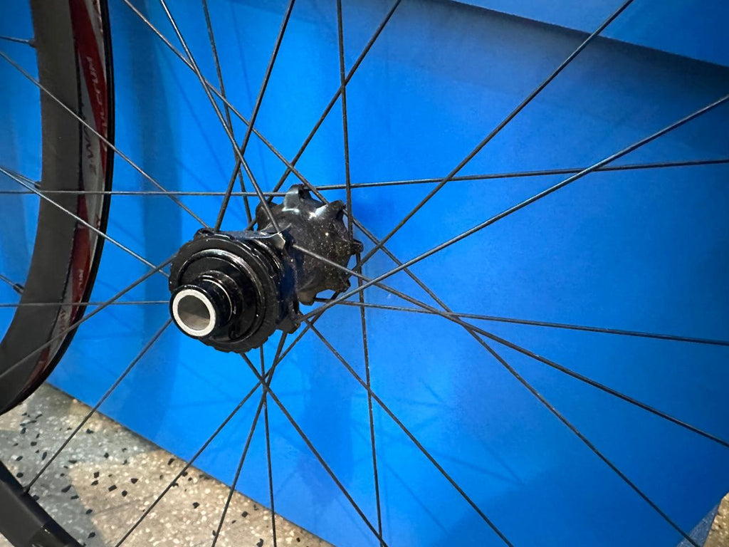 RODAS 700 FULCRUM RACING 4 ALUMINIO TUBELESS DISC XD SRAM 12X100 / 12X142 USADA SHOWROOM