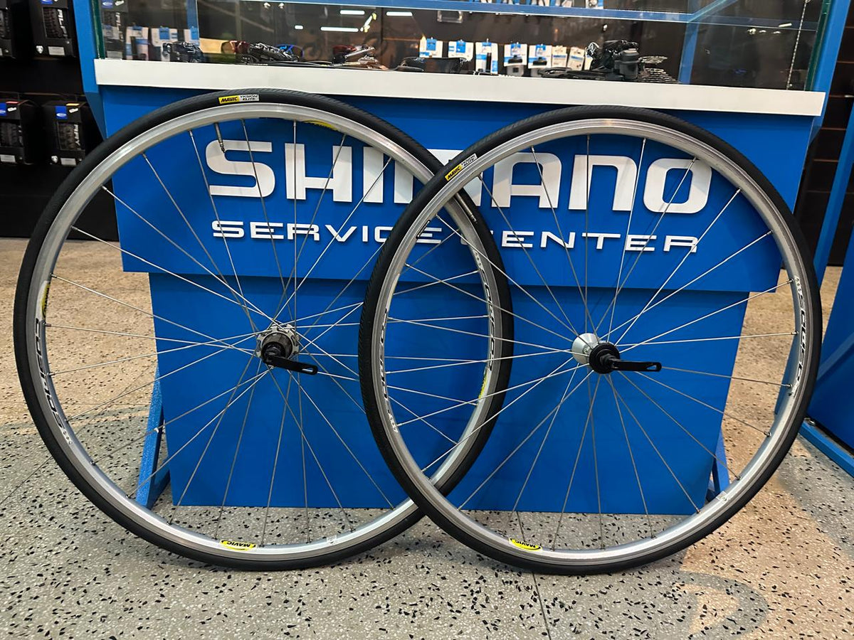 RODAS 700 MAVIC COSMOS  C/PNEU YKSION ELITE 700X23 - USADAS