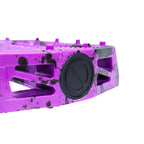 PEDAL PLATAFORMA 9/16 EM NYLON ESFERADO CAMUFLADO COM REFLETOR PRETO/ROXO