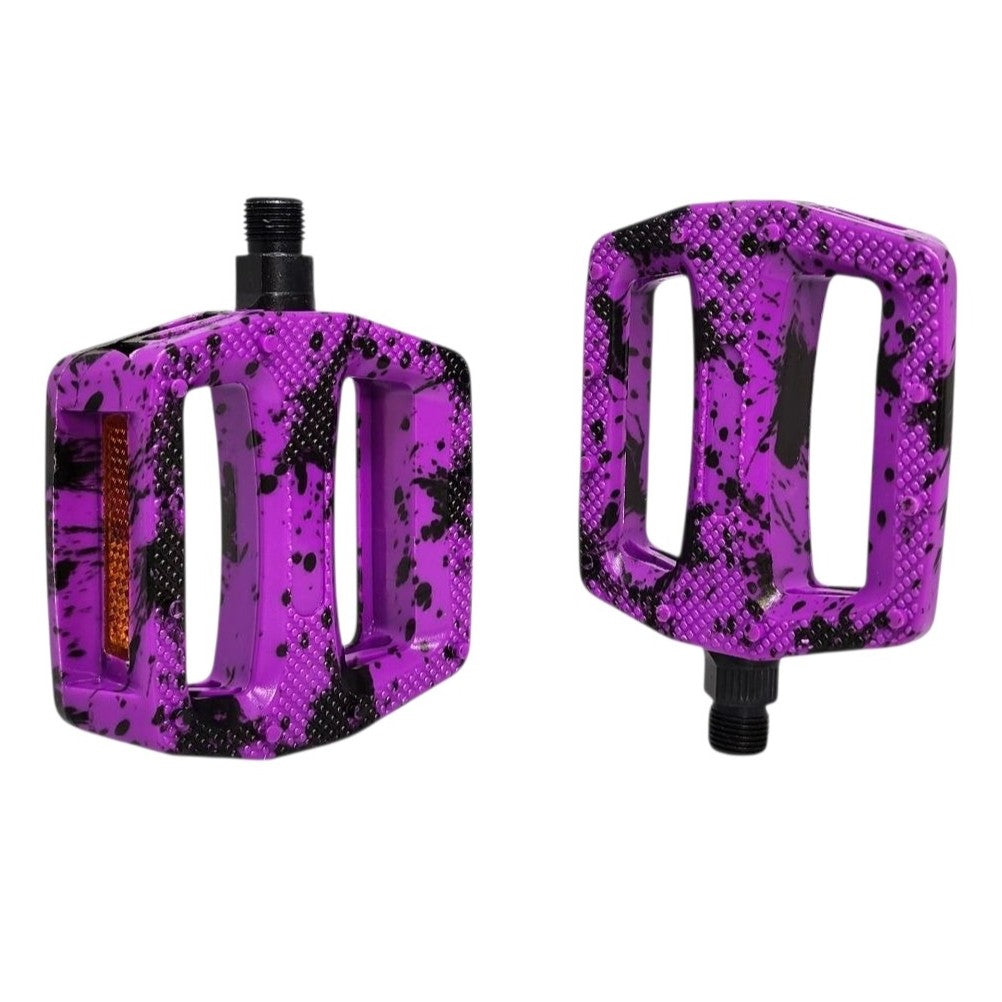 PEDAL PLATAFORMA 9/16 EM NYLON ESFERADO CAMUFLADO COM REFLETOR PRETO/ROXO
