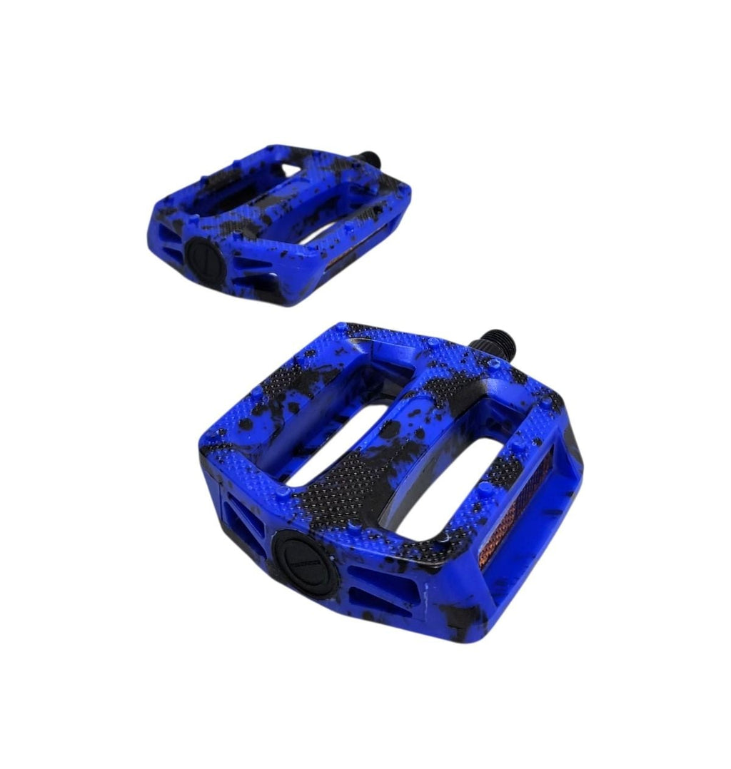 PEDAL PLATAFORMA 9/16 EM NYLON ESFERADO CAMUFLADO COM REFLETOR PRETO/AZUL