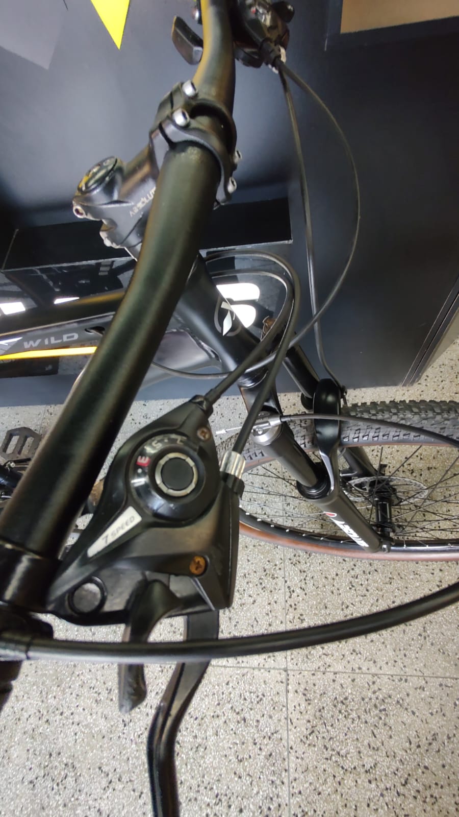 BICICLETA 29 ABSOLUTE 21v RESTAURADA PRETO (L - 19)