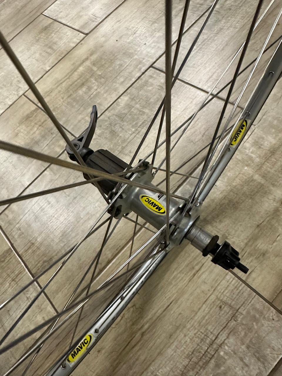 RODAS 700 MAVIC COSMOS  C/PNEU YKSION ELITE 700X23 - USADAS