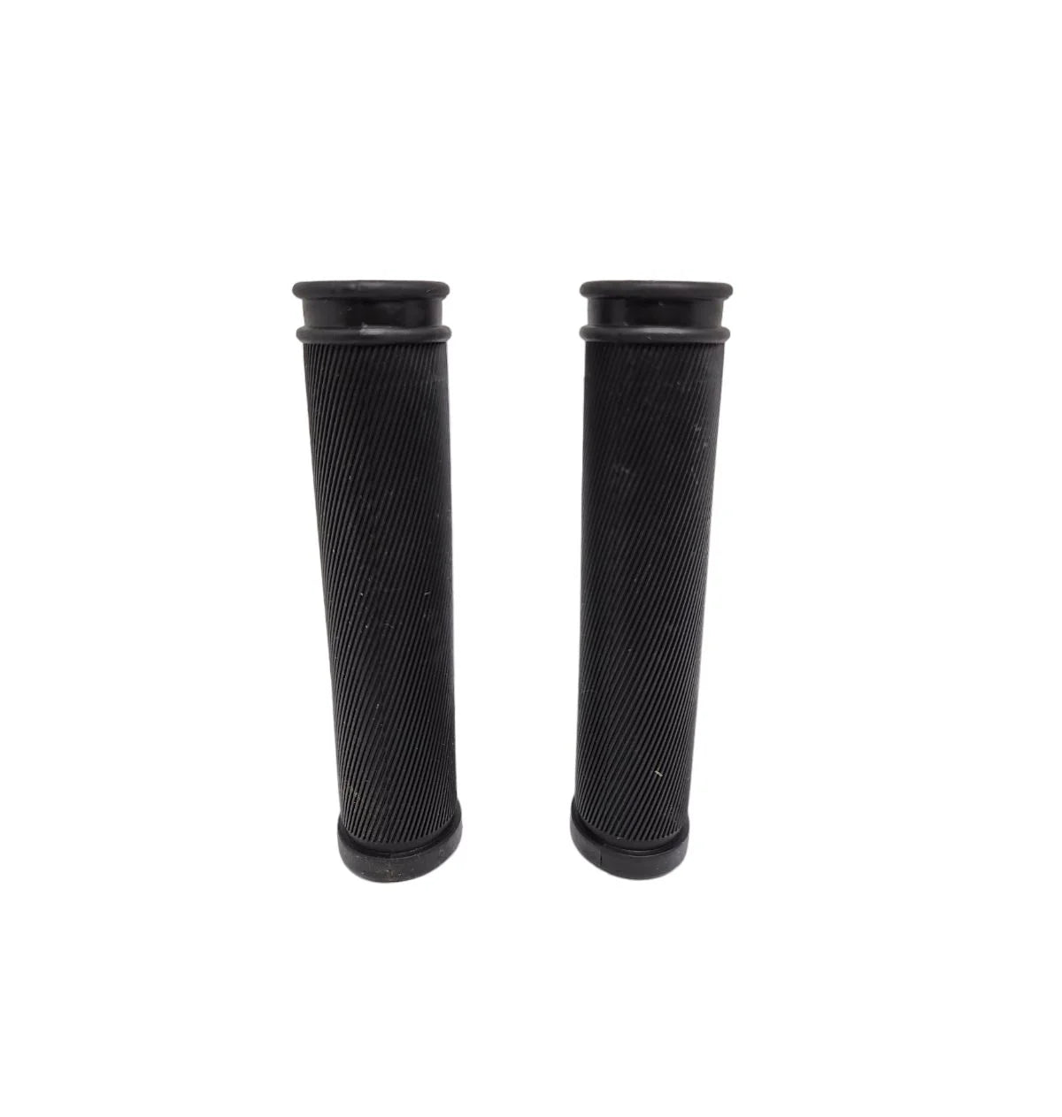 MANOPLA MTB EM EMBORRACHADA 130MM BASIC ELLEVEN PRETO