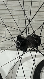 RODAS 700 FULCRUM RACING 4 ALUMINIO TUBELESS DISC XD SRAM 12X100 / 12X142 USADA SHOWROOM