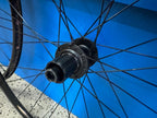 RODAS 700 MAVIC TUBELESS DISC 12X100 / 12X142 HG SHIMANO USADAS SHOWROOM