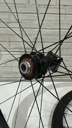 RODAS 700 FULCRUM RACING 4 ALUMINIO TUBELESS DISC XD SRAM 12X100 / 12X142 USADA SHOWROOM