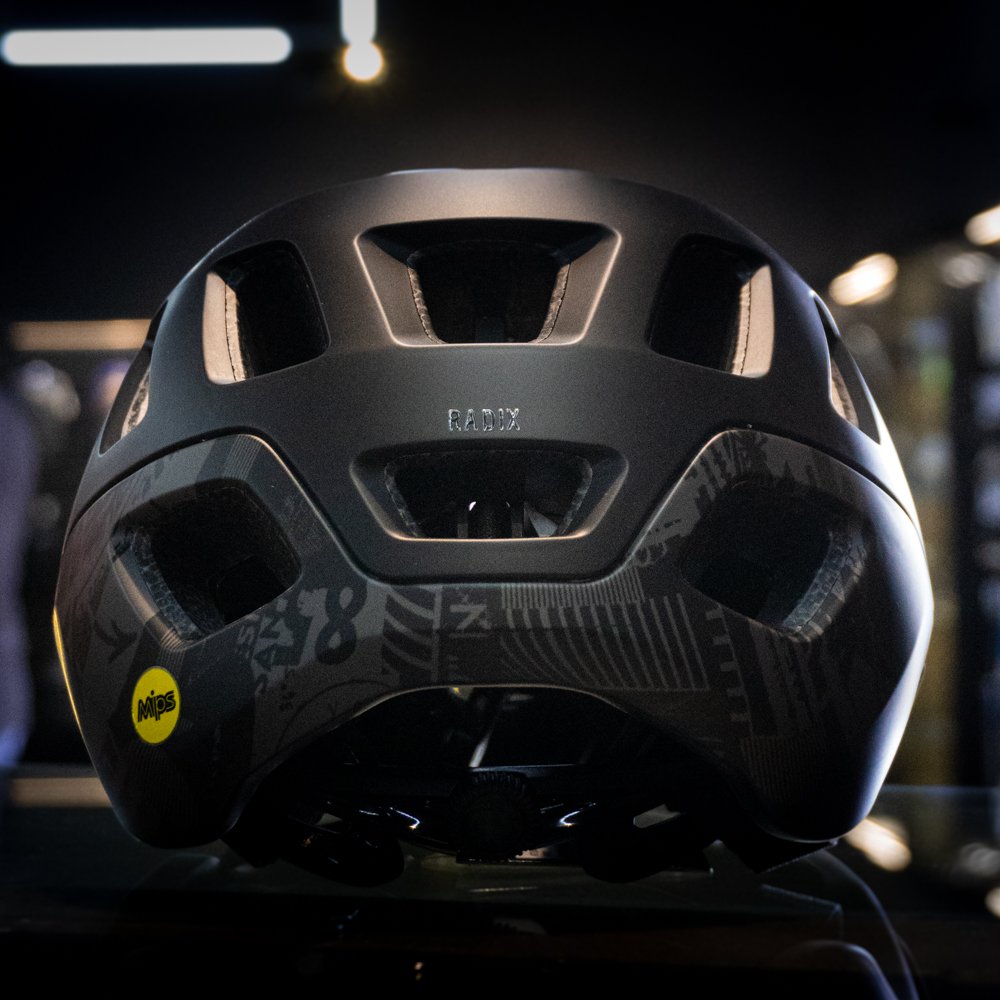 Capacete Giro Radix Mips.