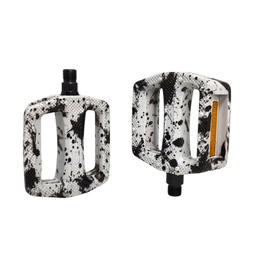 PEDAL PLATAFORMA 9/16 EM NYLON ESFERADO CAMUFLADO COM REFLETOR PRETO/CINZA