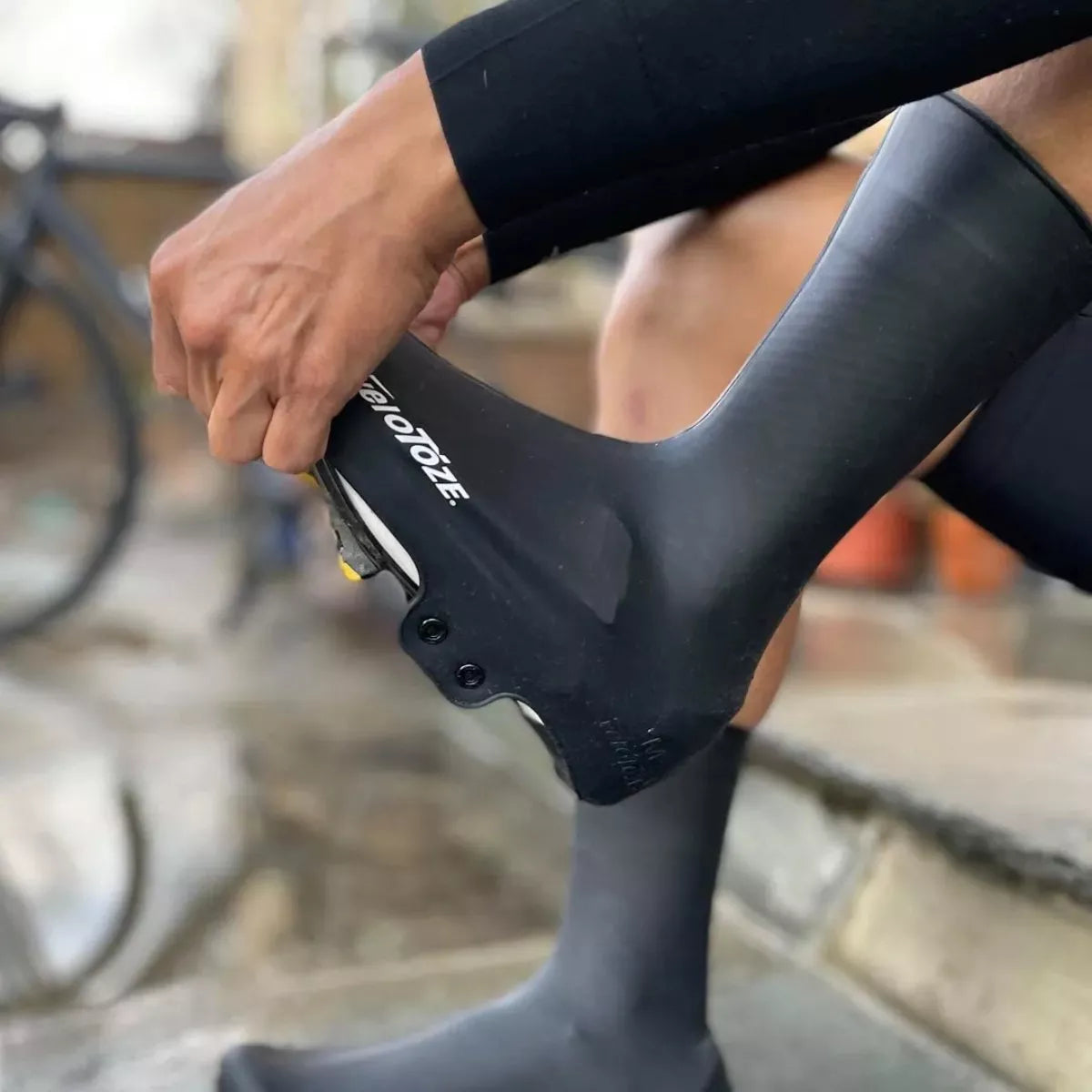 BOTINHA CAPA DE SAPATILHA EMBORRACHADA IMPERMEÁVEL VELOTOZE PRETO - M