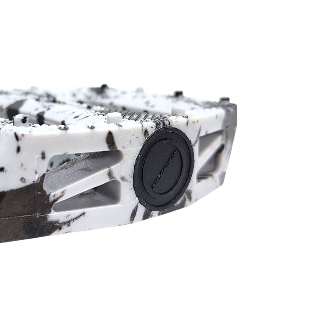 PEDAL PLATAFORMA 9/16 EM NYLON ESFERADO CAMUFLADO COM REFLETOR PRETO/CINZA