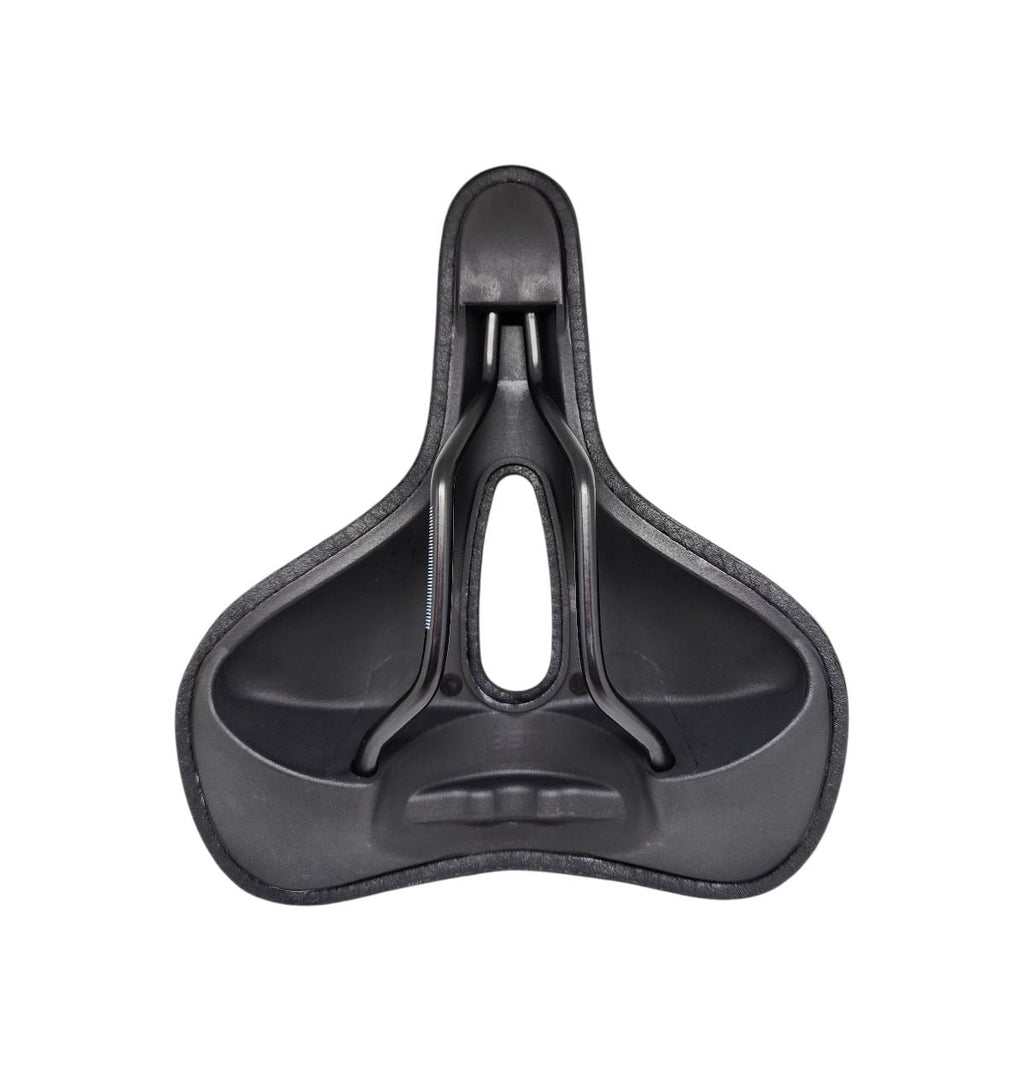 Selim Elleven Conforto Vazado Tipo Boost 250mmx208mm