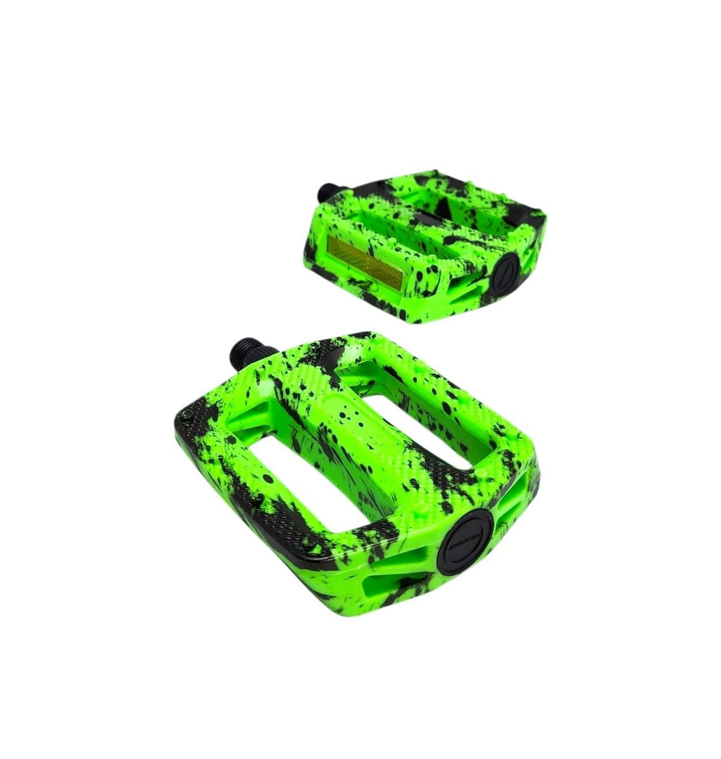 PEDAL PLATAFORMA 9/16 EM NYLON ESFERADO CAMUFLADO COM REFLETOR PRETO/VERDE