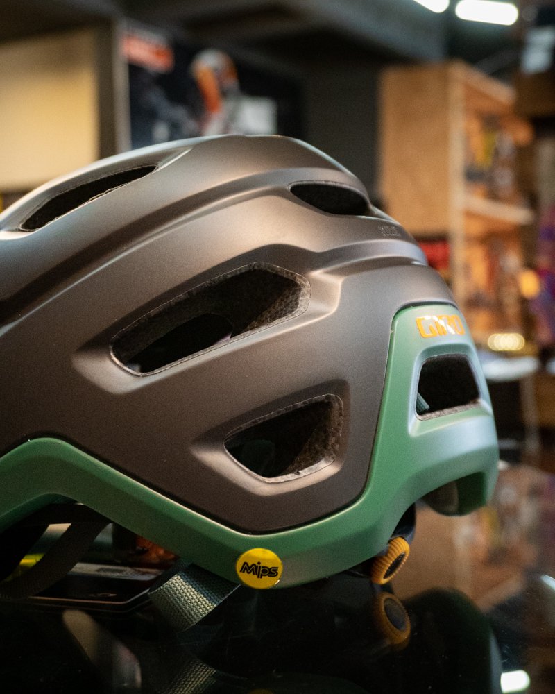 CAPACETE GIRO SOURCE MIPS 2021