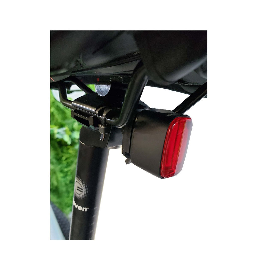 VISTA LIGHT ELLEVEN CUBE100 24 LEDS PISCA PISCA 50 LUMENS EXTRA BRILHO TRASEIRO USB - PRETO