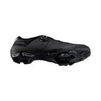 Sapatilha Shimano SH-XC302 MTB preta – vista do solado e lateral