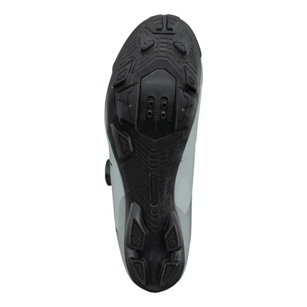 Sapatilha Shimano SH-XC302 MTB cinza – vista completa do solado