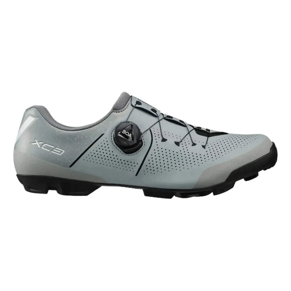 Sapatilha Shimano SH-XC302 MTB cinza – vista lateral com fechamento BOA
